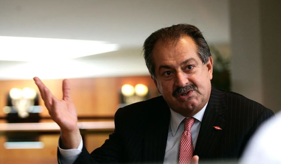Dow Chemical's high-profile Australian CEO Andrew Liveris facing allegations over lavish spending
